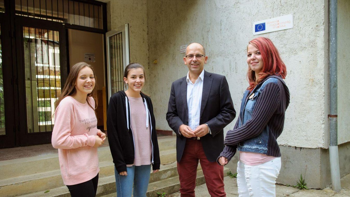 Két város strandján is segítették a rendőröket nyáron középiskolás fiatalok