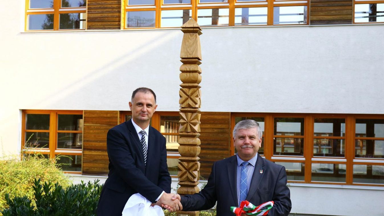 A gyógyvíz felfedezésének állítottak emléket Zalakaroson