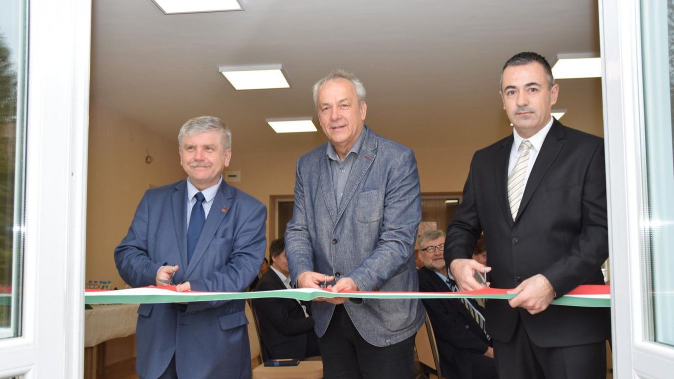 Oktatótermet adtak át a zalakarosi Civil Házban