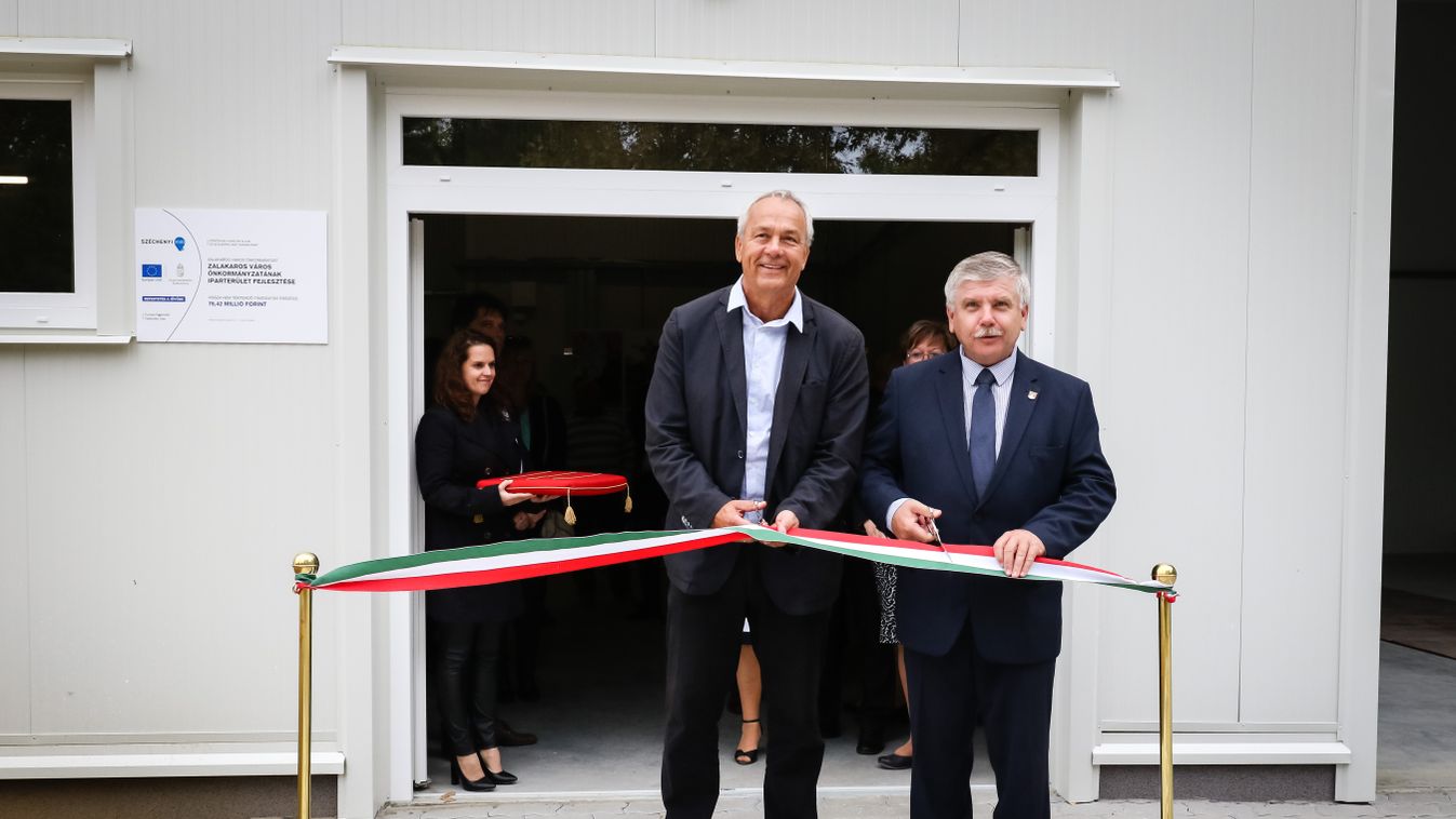 Történelmi pillanat: felavatták Zalakaros első üzemcsarnokát