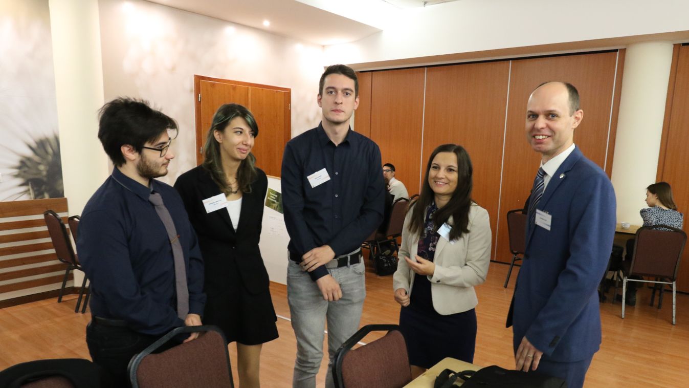 Először rendezték meg a középiskolásoknak és egyetemistáknak szóló viadalt