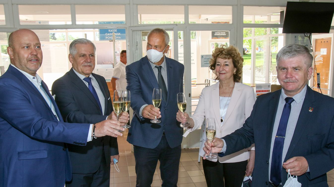 Zalakaroson és Lentiben is kinyitotta kapuit a fürdő