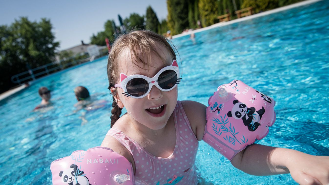 A forróság strandra, vízpartra csábít, s van, ahol programok is várják a fürdőzőket Zalában