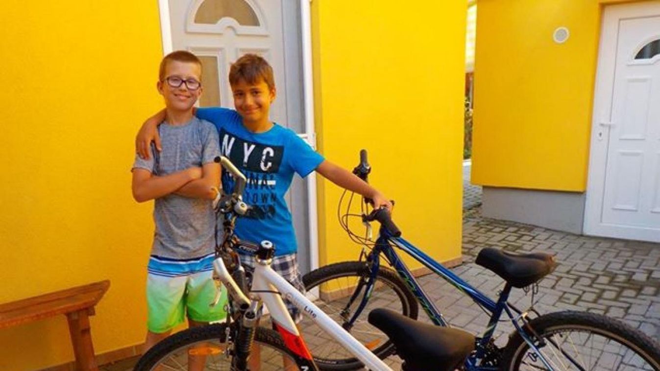 Két zalai fiúcska a Balaton körül: olvasói fotók