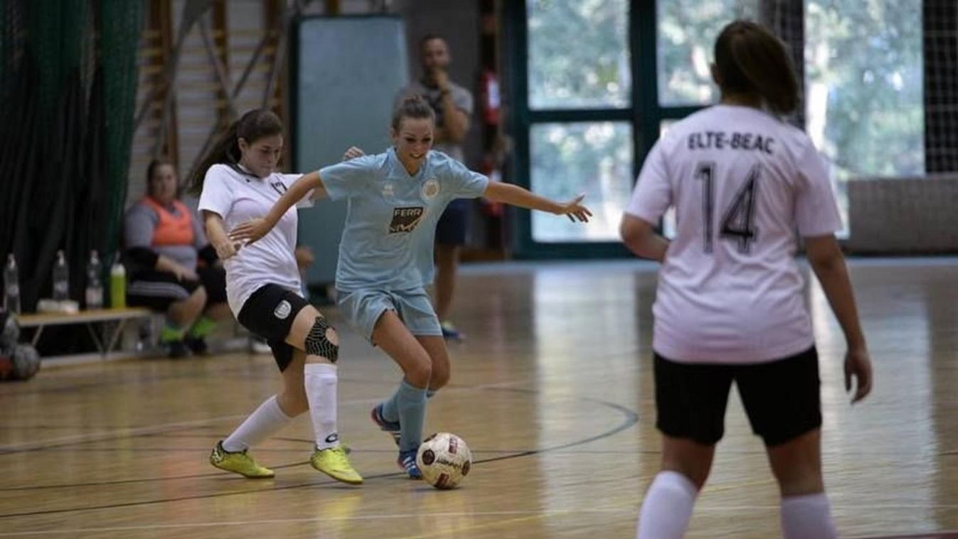 Egy női futsal találkozó félbeszakadt
