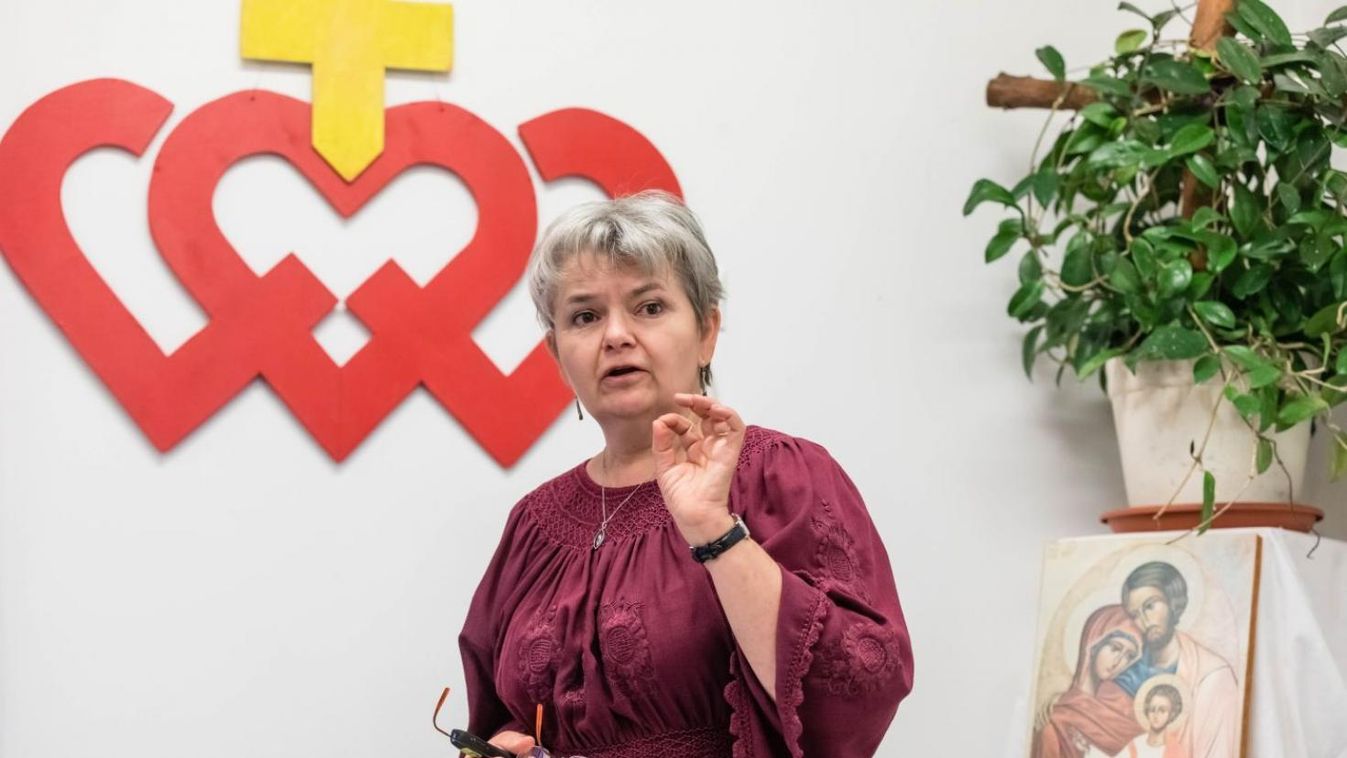 Uzsalyné dr. Pécsi Rita: Ne váljon a gyerek a képernyő rabjává