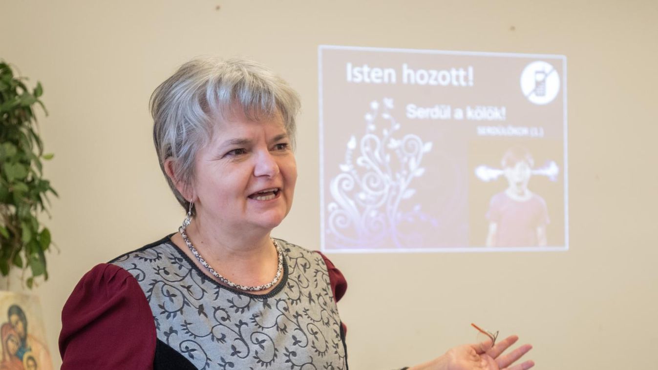 Vihog, lázad, s mindez természetes – zalaegerszegi előadás a serdülőkorról