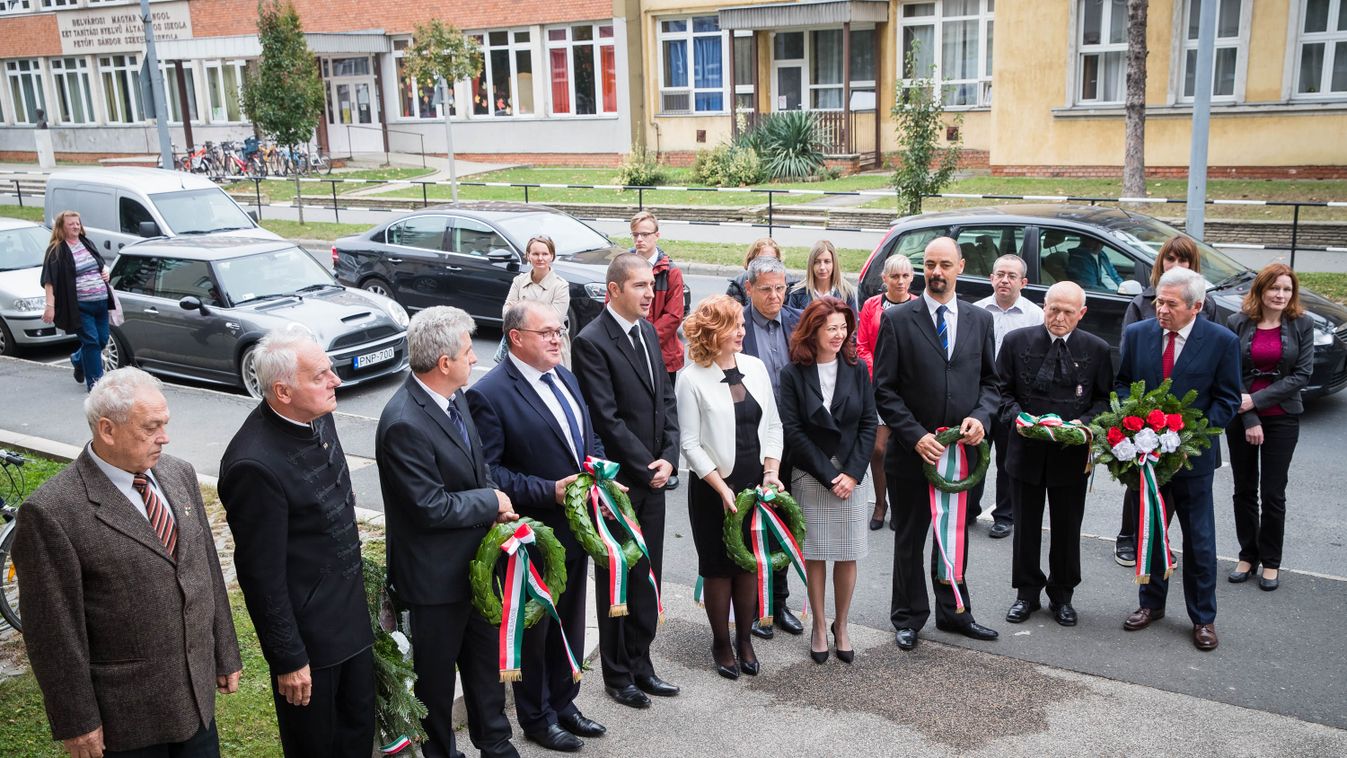 '56-os ünnepség és koszorúzás a zalaegerszegi Megyeházán