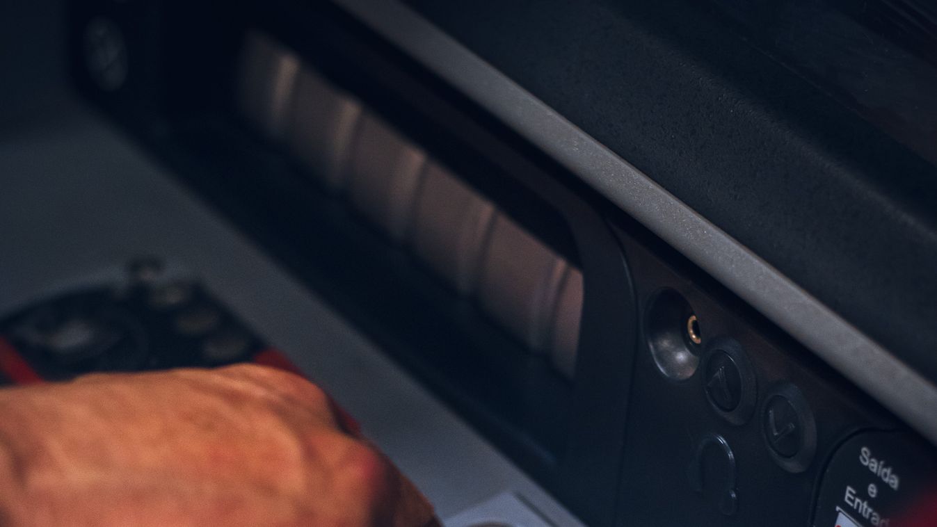 Pénzszállító alkalmazott fosztogatta az ATM automatákat Zalában