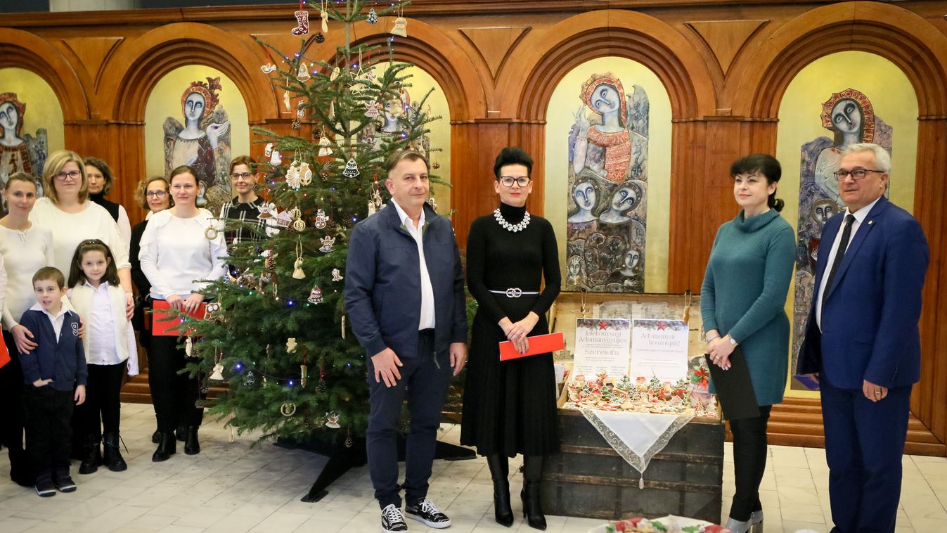 Mézeskaláccsal segíthetünk a hátrányos helyzetű embereken Nagykanizsán (galéria, videó)