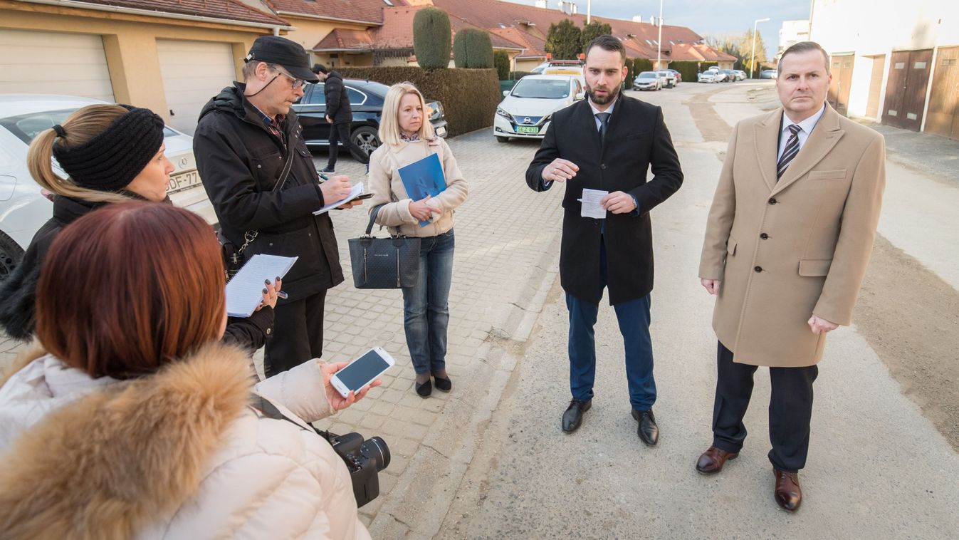 Csatornacsere a Lépcsősor utcában