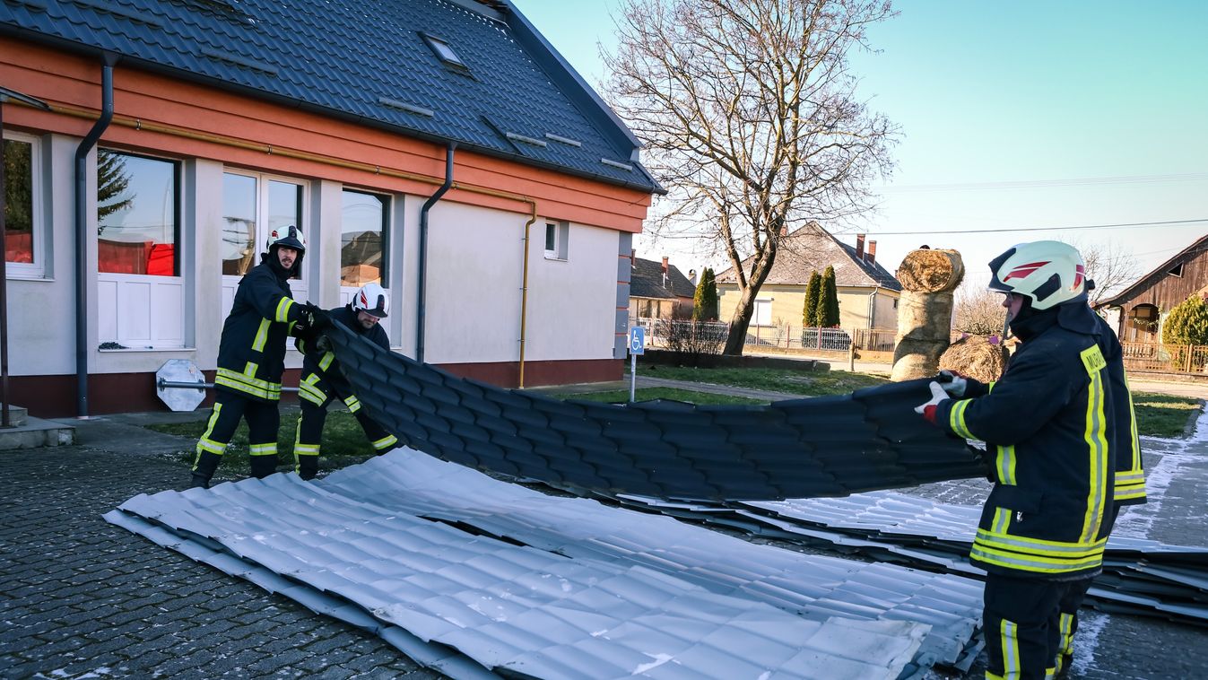 Murakeresztúron tetőt bontott a szél