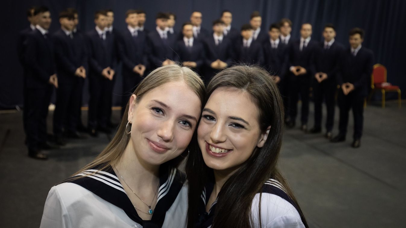 Szalagavató a Zrínyi-gimnáziumban
