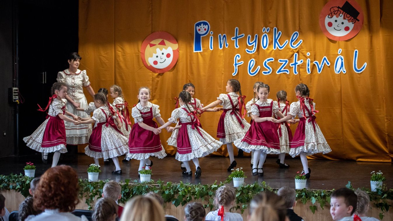 Pintyőke fesztivál: óvodások a színpadon (videó)