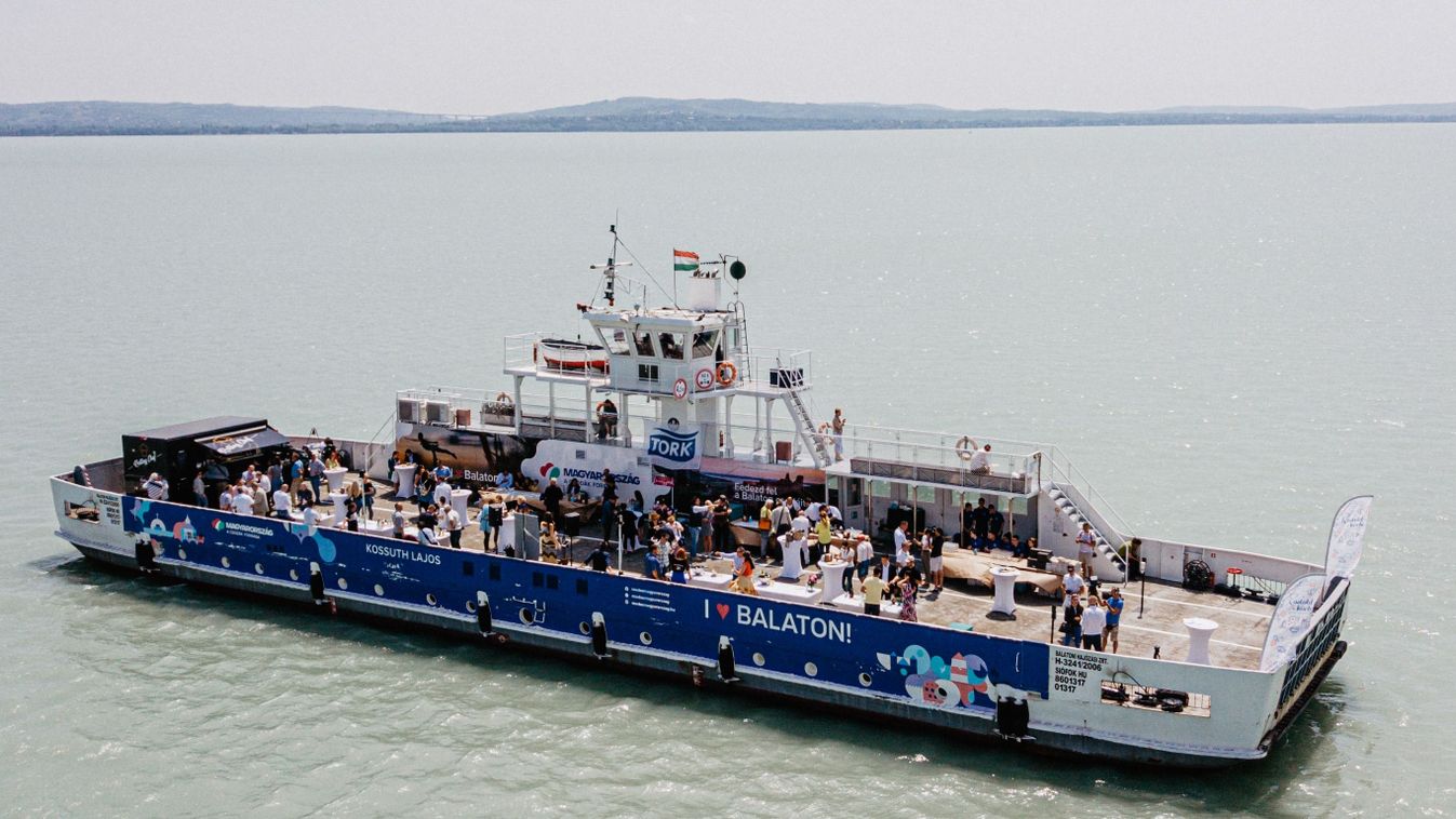 Gasztrokomp indul a Balatonon