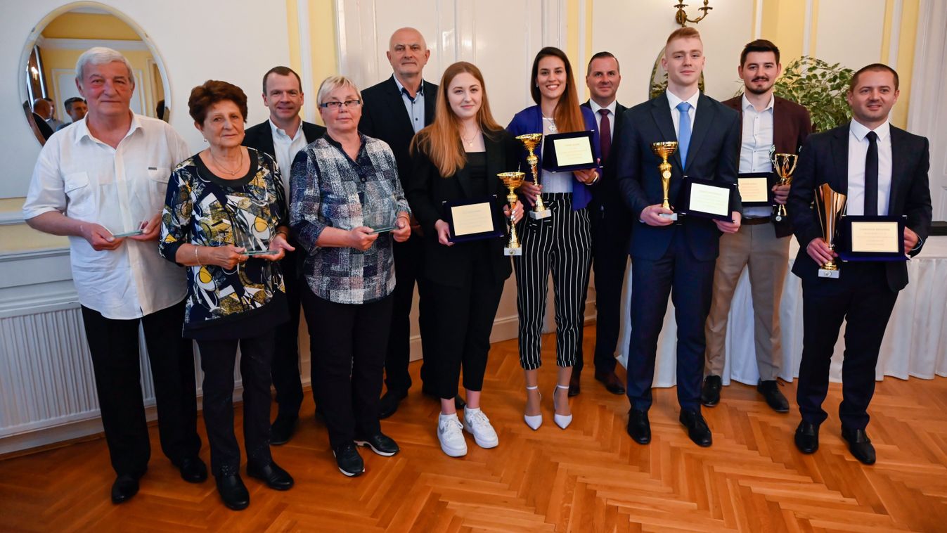 A szezon legjobb kosárlabdázóit köszöntötték az Arany Bárány Hotelben (galéria)