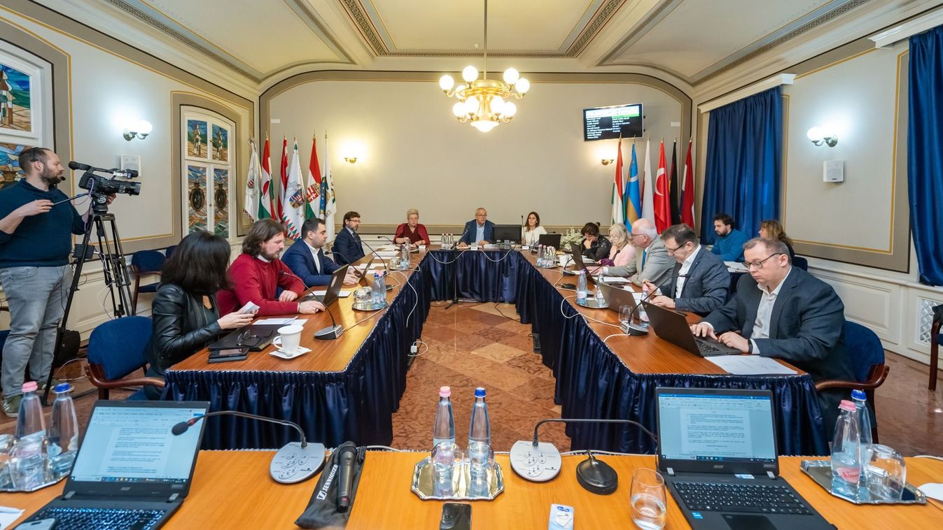 A keszthelyi gyakorlat a segítés számos elemét tartalmazza