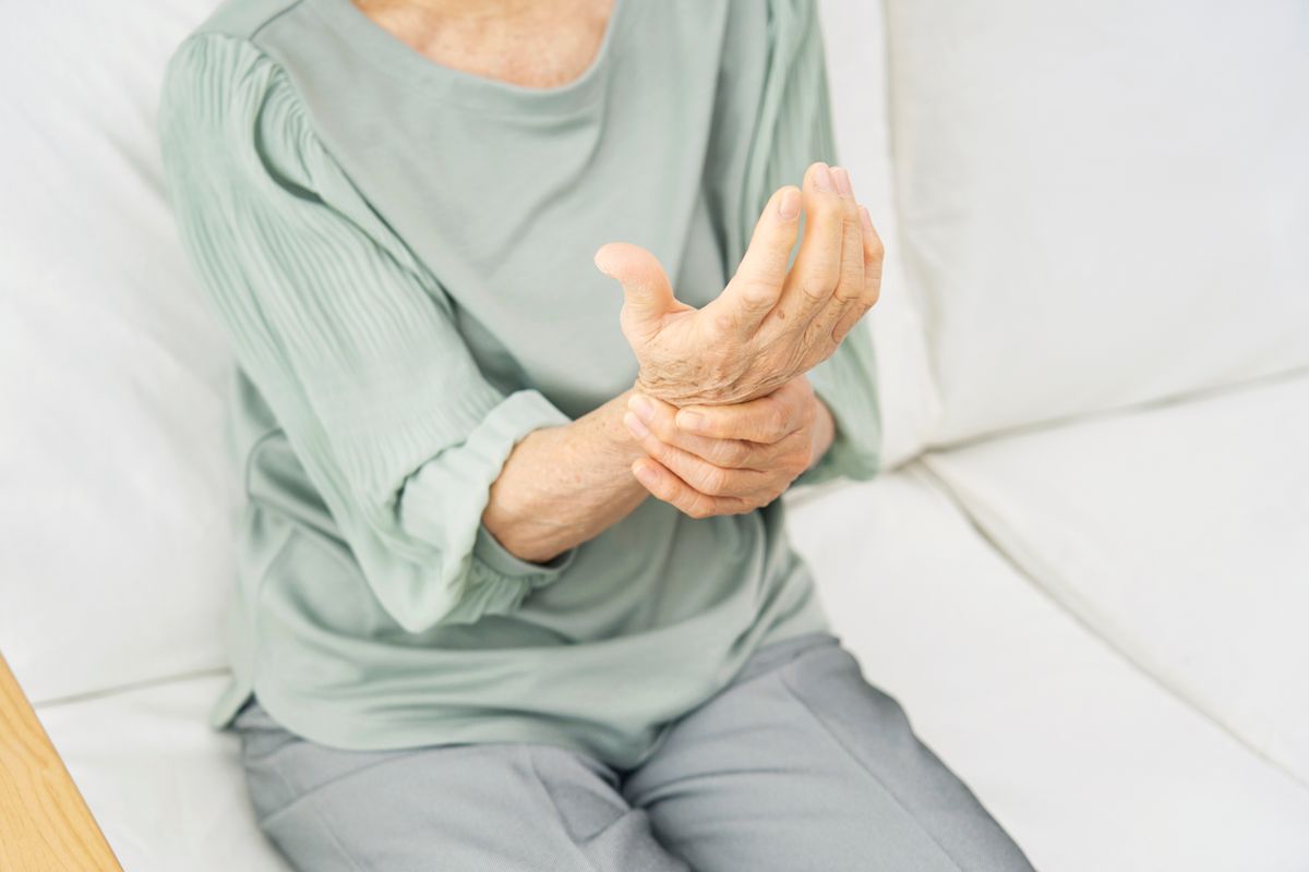 Asian,Old,Woman,Having,The,Joint,Pain,At,Home,,No