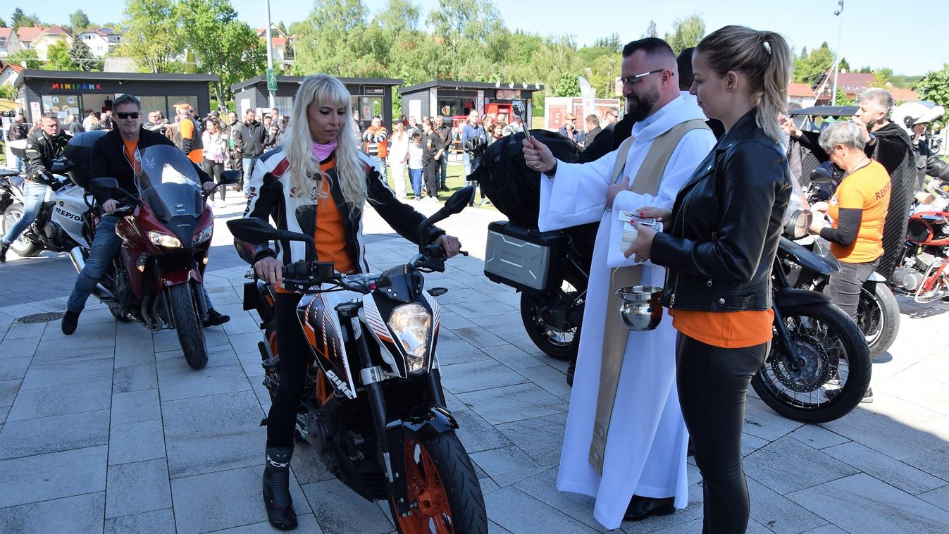 Motoros napok és motorszentelés Zalakaroson