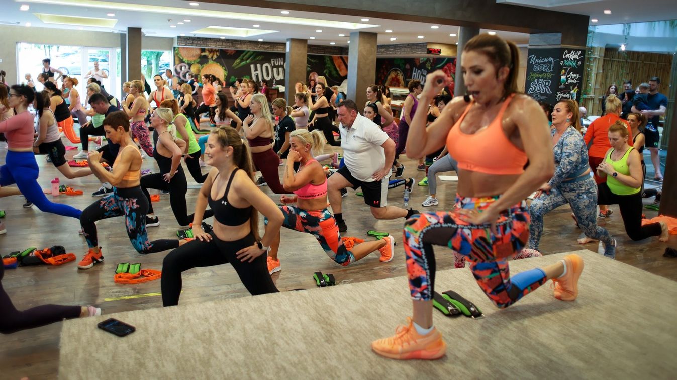 Zalakarosban szervezett tábort Rubint Réka fitneszedző