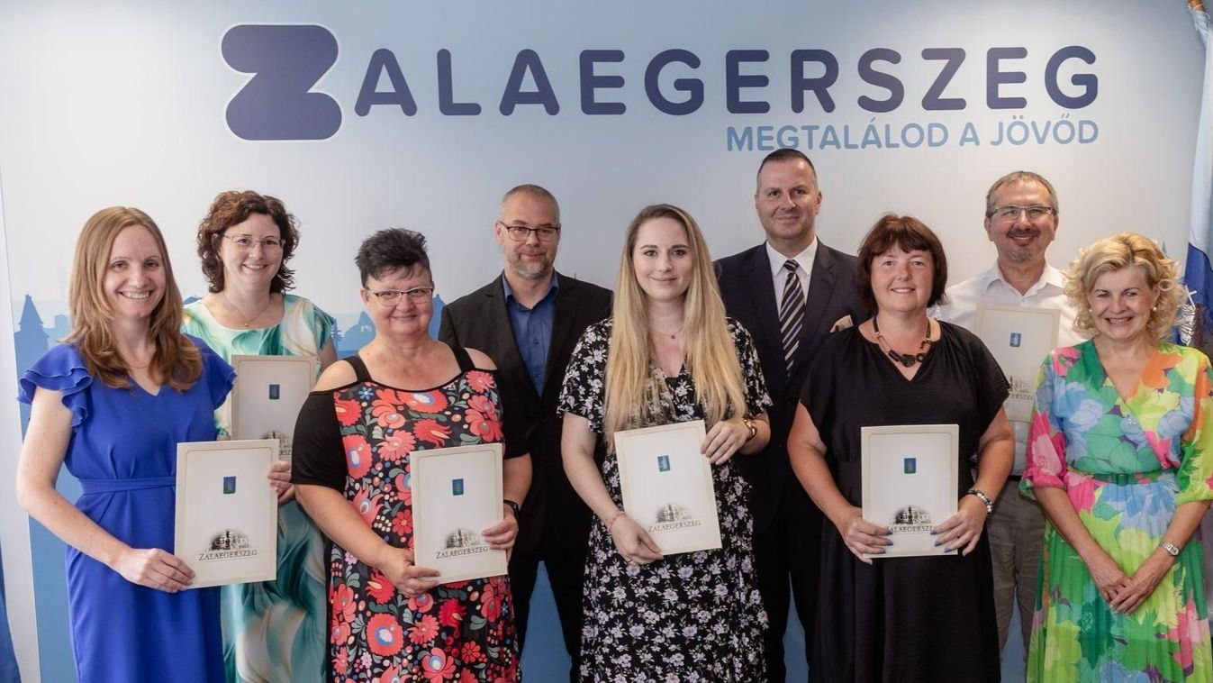 Elismeréseket adtak át a zalaegerszegi polgármesteri hivatalban