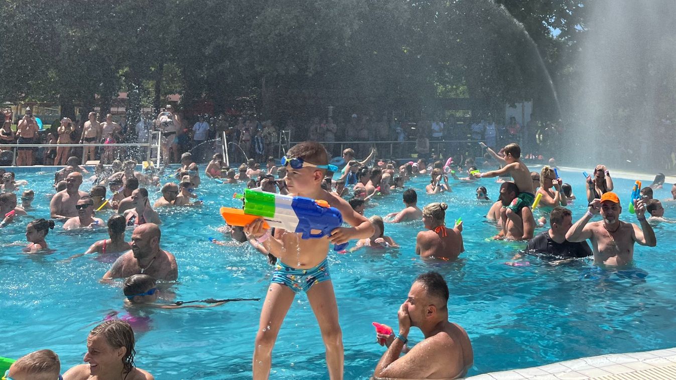 Vízipisztolycsata Zalakarosban