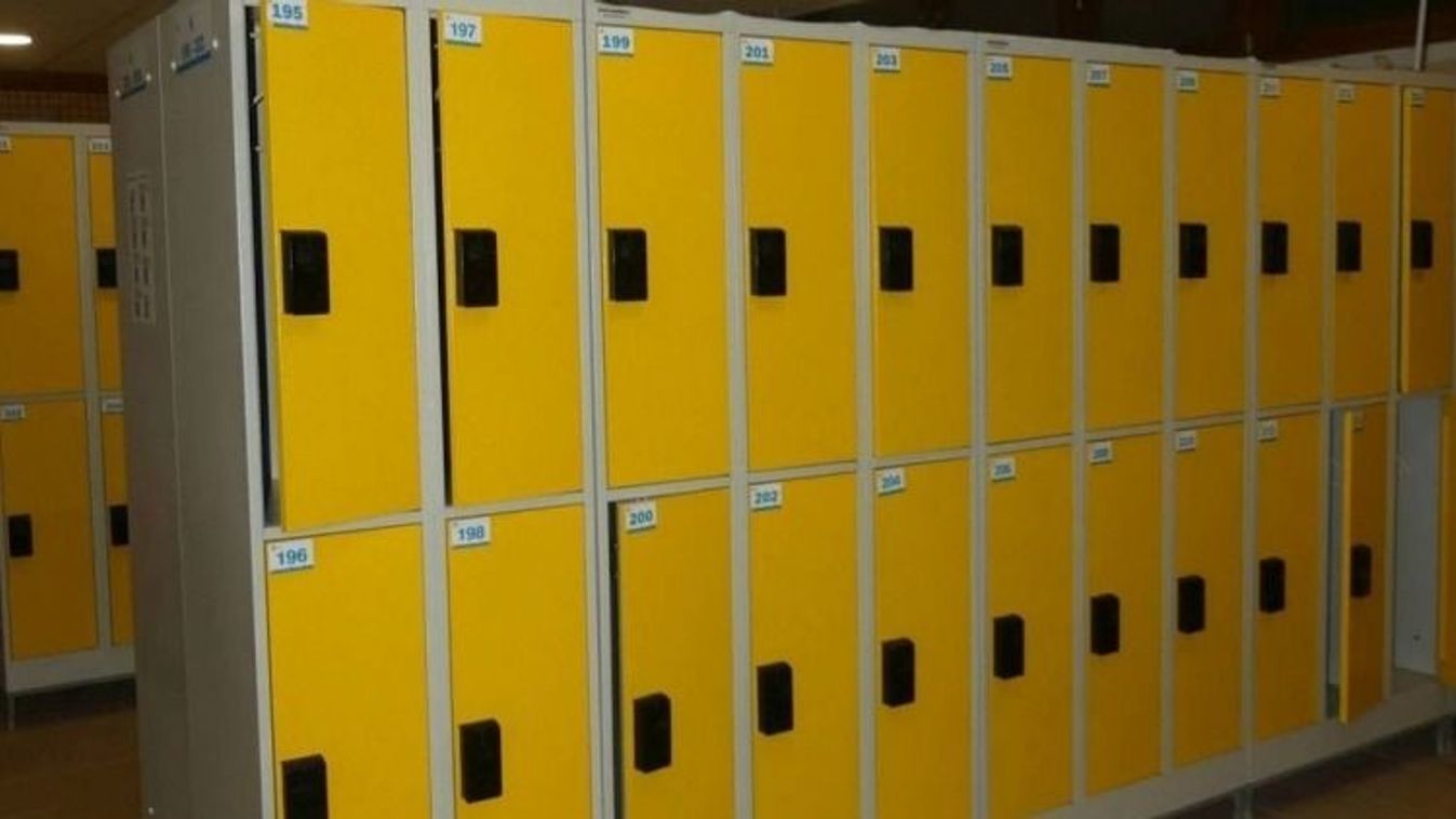 Öltőzőszekrényekből loptak