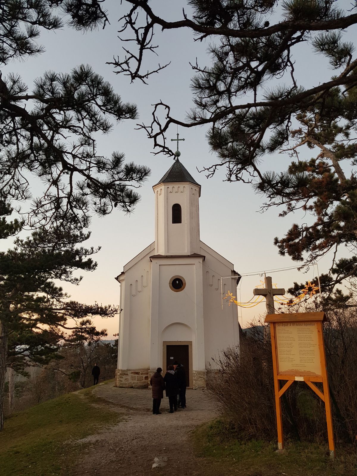 A Szent Mihály-kápolnától varázslatos a kilátás