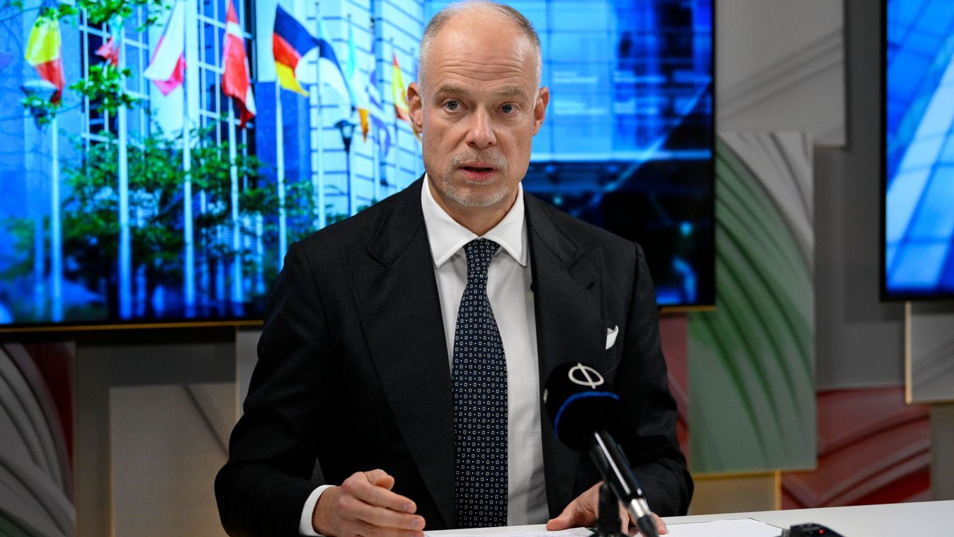 Szalay-Bobrovniczky Kristóf elmondta, mi volt Ruszin-Szendi Romulusz felmentésének az oka