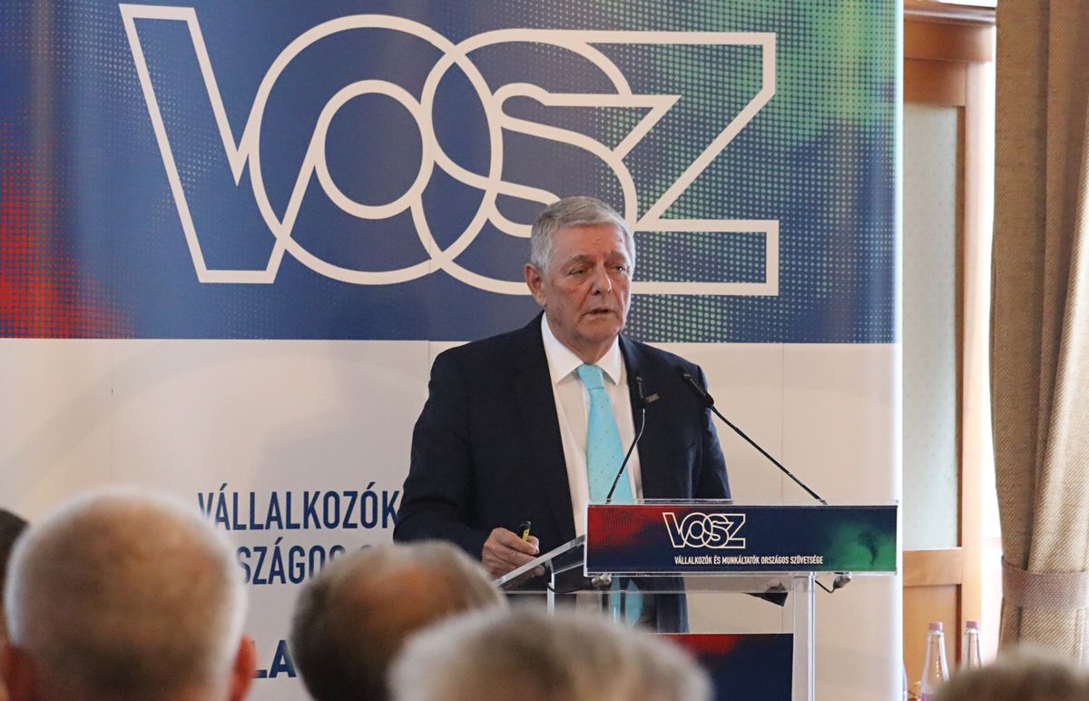 VOSZ zalai szervezetének zalaegerszegi fórumán Eppel János országos elnök elemezte a magyar gazdaság helyzetét és növekedésének lehetőségeit
