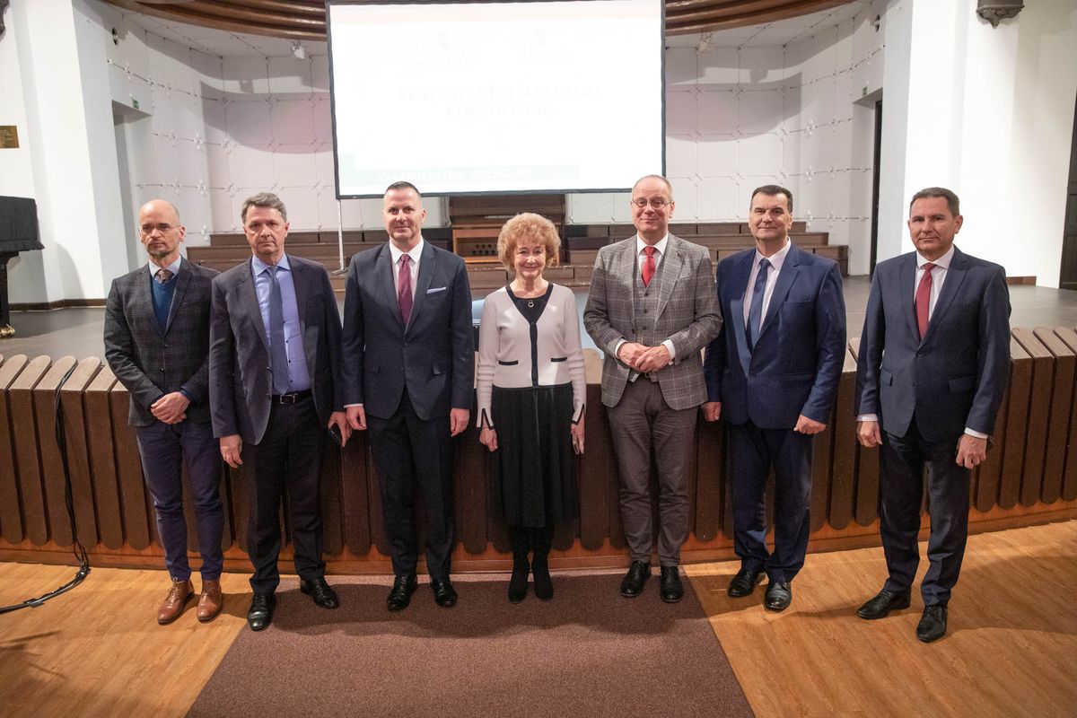 Tibor Rozsa Navracsics Tibor: megvédik a településeket
