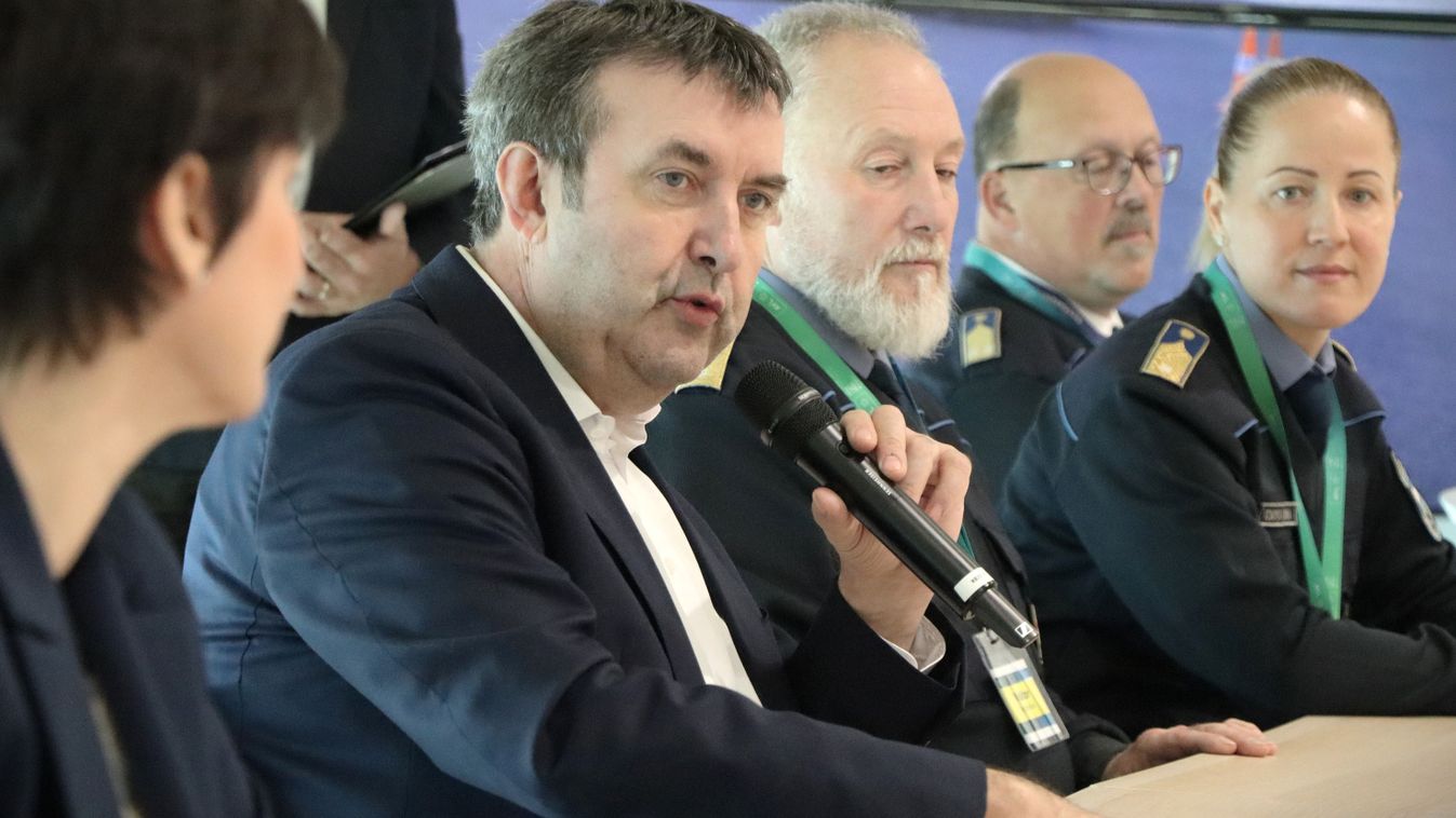 Magas állami kitüntetésben részesült Palkovics László kormánybiztos