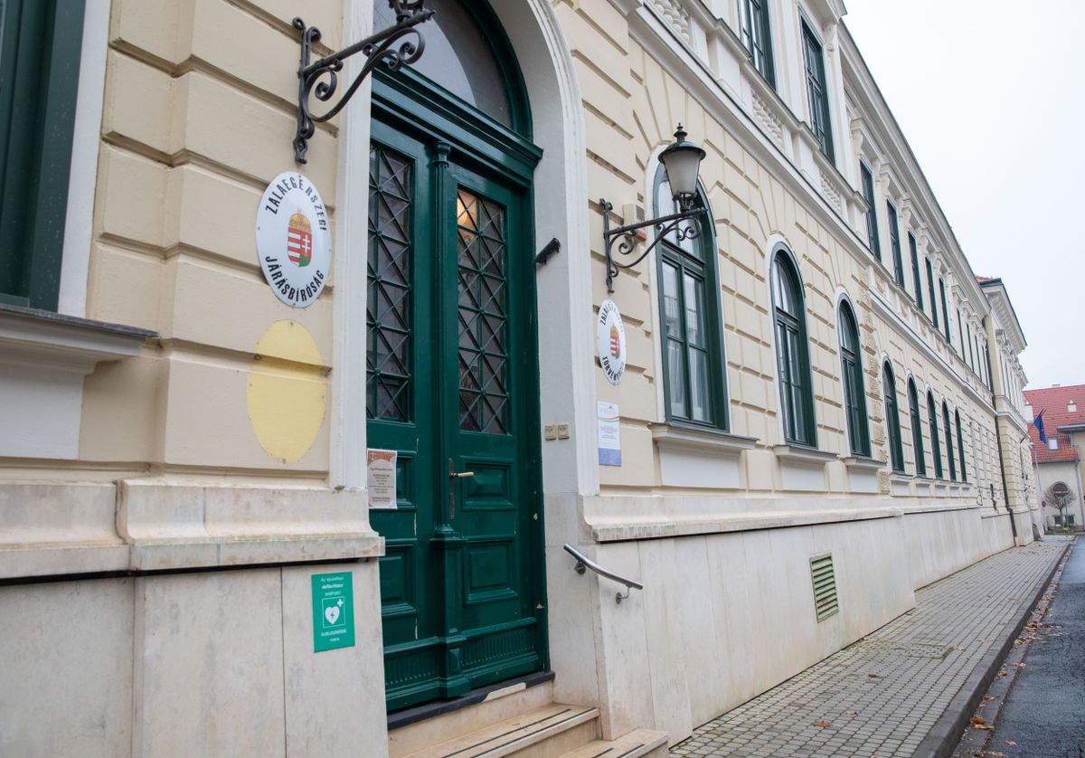 segítségnyújtás elmulasztása