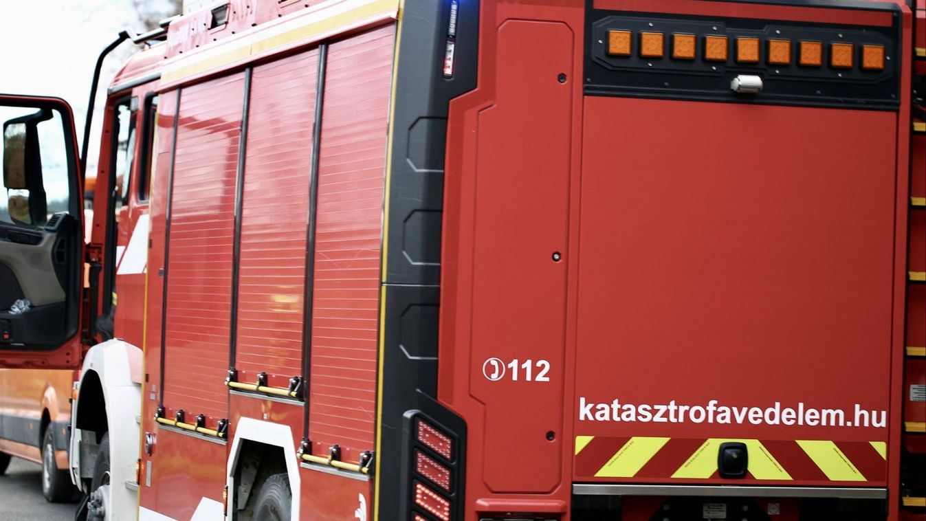 Összehordott tárgyak gyulladtak meg a házban