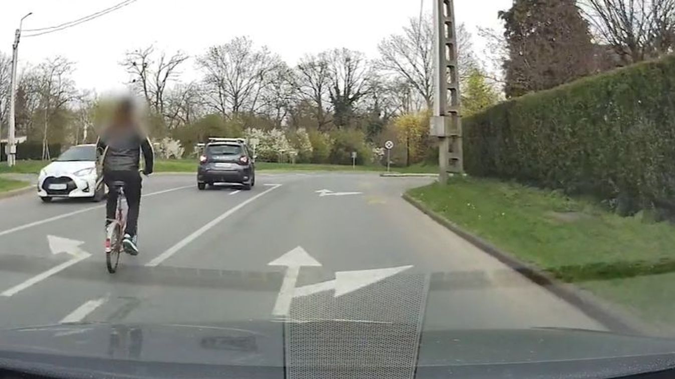 Ezt ne csináld, ha biciklizel, mert az életeddel játszol! (Videó)