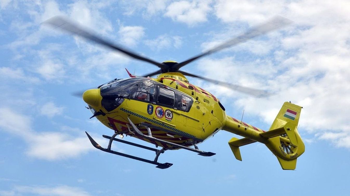 Súlyos baleset a dunántúli főúton, mentőhelikopter is érkezett