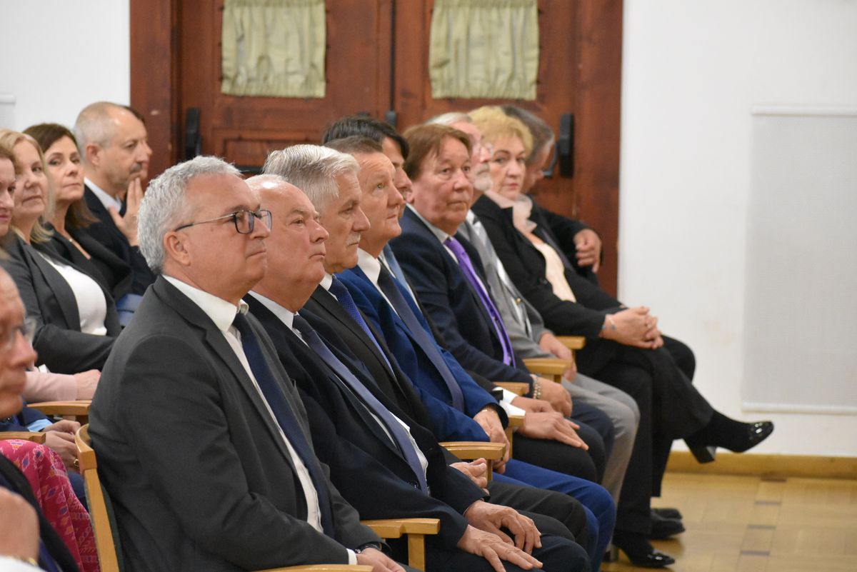 ünnepi közgyűlés