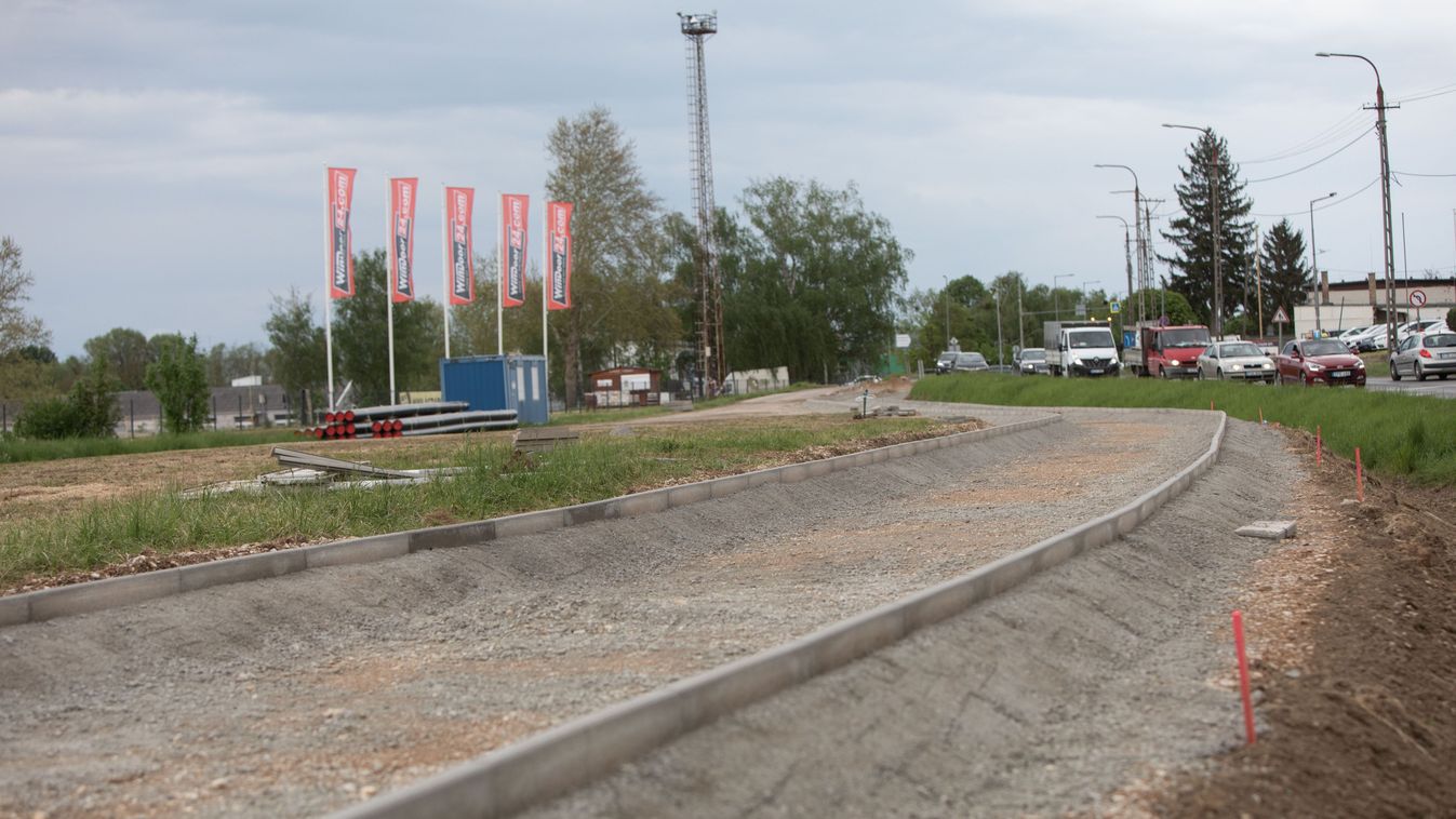 A bringások új öröme - látszik az új kerékpárút nyomvonala