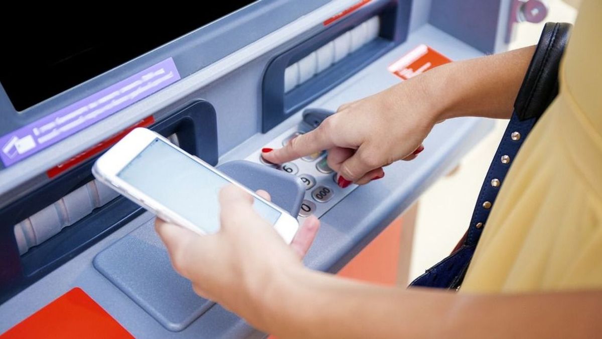 A bankautomaták és a műkörmök nem feltétlen barátok. De van olyan alkalmazás, amellyel nincs szükség csipeszre a kártya kihúzásához