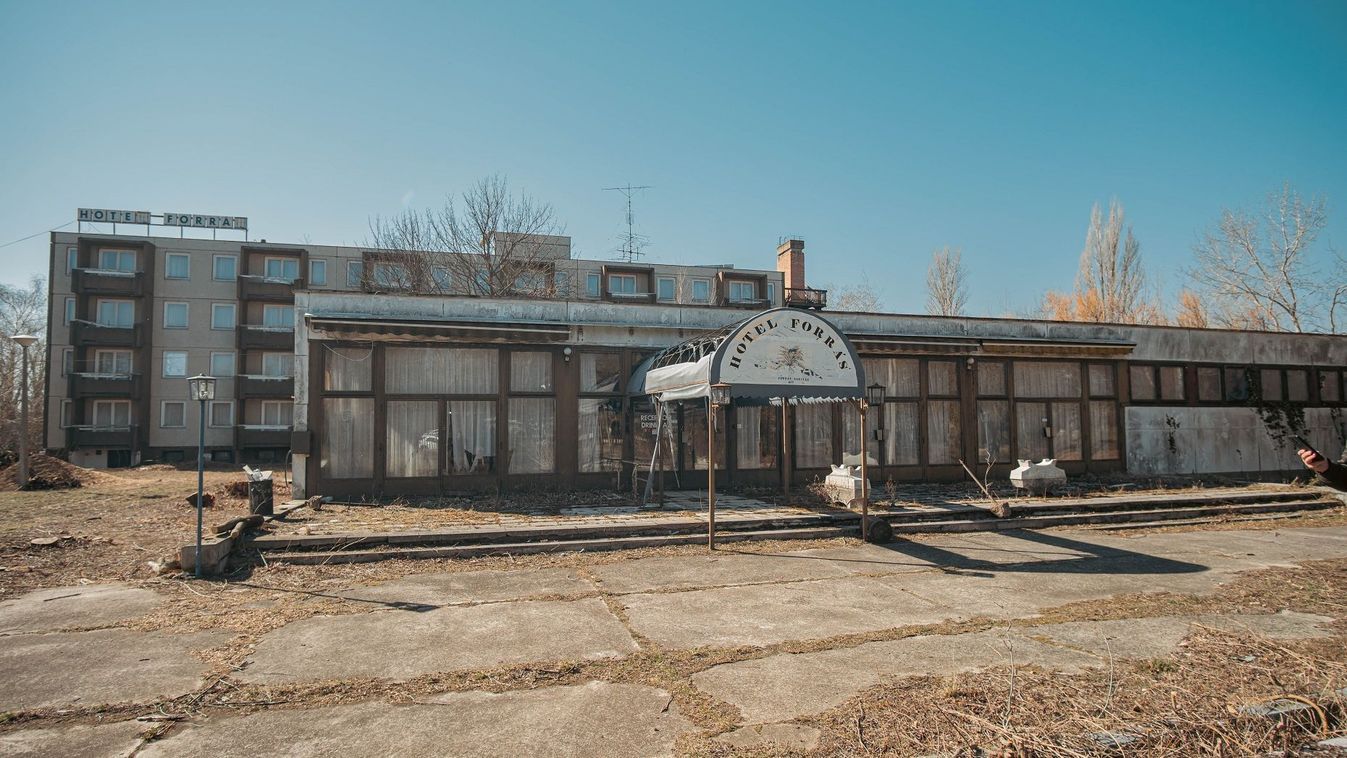 Olyan ez a balatoni hotel, mint egy zombifilm díszlete