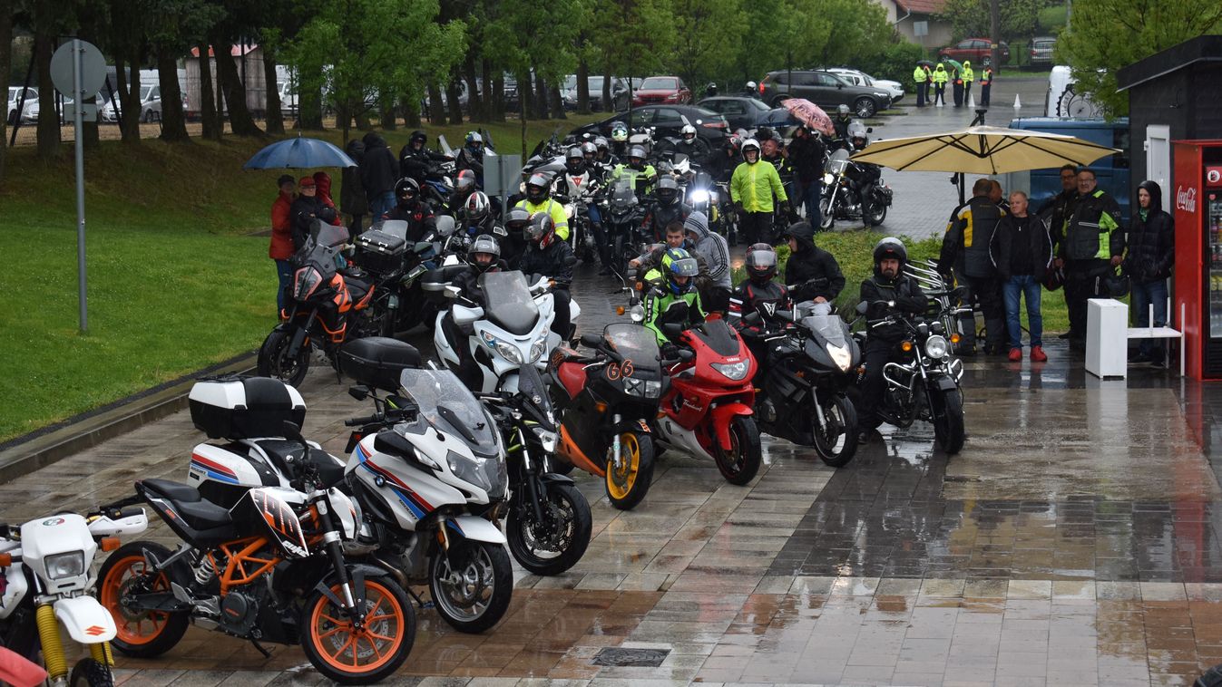 A motorosok szerint a forgalomban akkor sem kapnak elsőbbséget, ha járna nekik (galéria, videó)