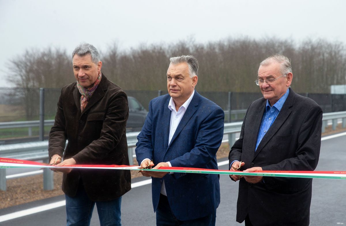 Az M44-es gyorsforgalmi út ünnepélyes átadásán a háromsávos M7-esről is bejelentést tett a miniszterelnök
