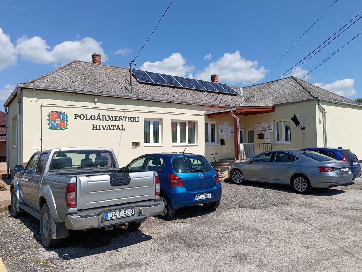 Eszteregnye
