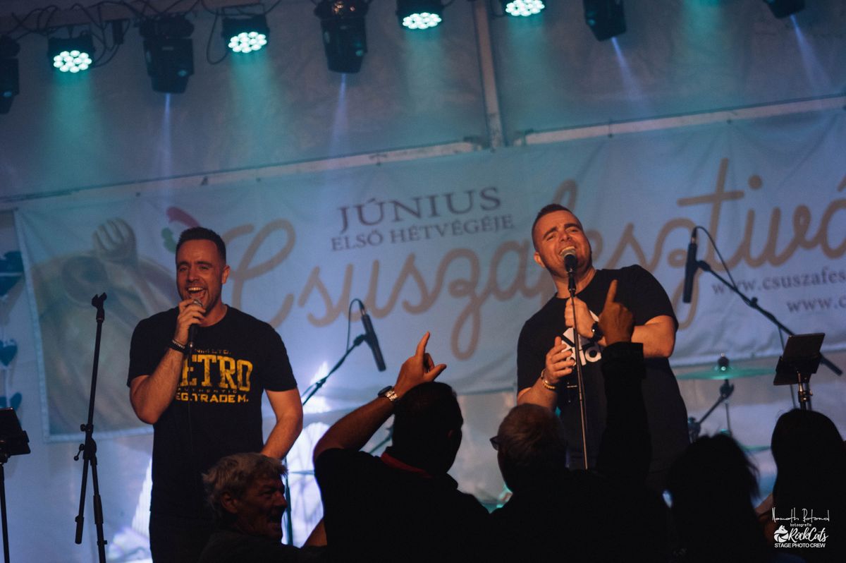 Decsi Fivérek: mulatós és modern slágereket is játszanak