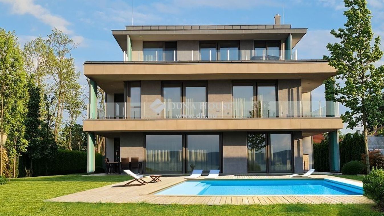 Balatoni villát vennél a lottóötösből? Csak akkor olvass tovább, ha bírod a luxust!