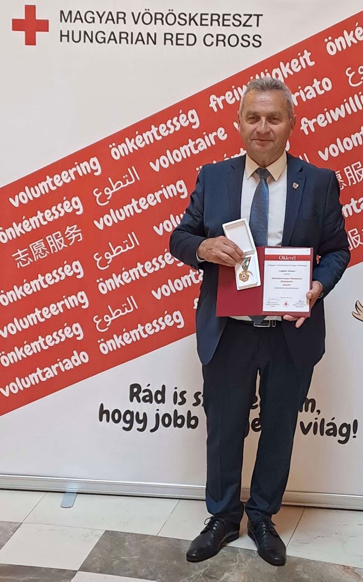 Czigány Sándor a „Vöröskeresztes Munkáért” kitüntetés arany fokozatában részesült