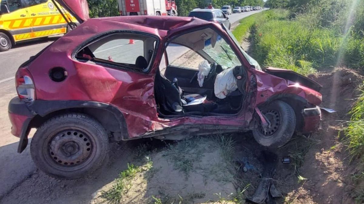 Tizenéves lány szenvedett életveszélyes sérülést a dunántúli balesetben, az apja elszaladt a helyszínről