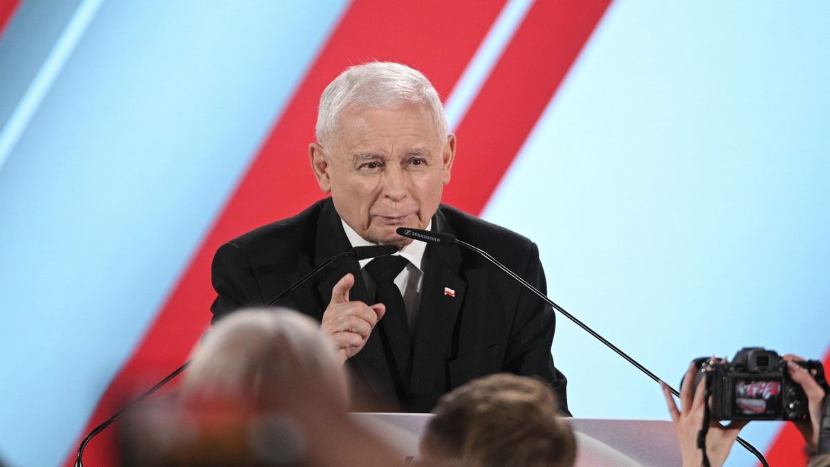 Jaroslaw Kaczynskit hetedszer is megválasztották a PiS elnökének