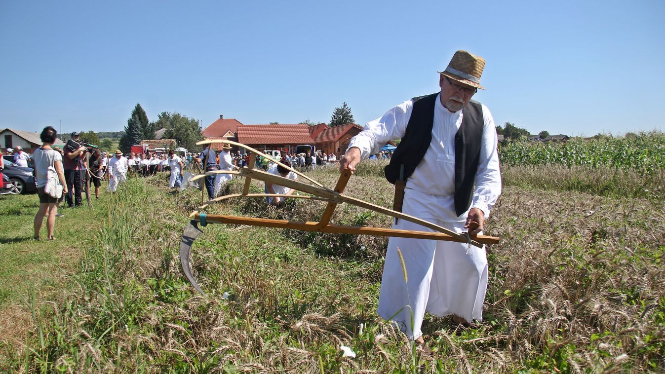 Forrósággal kezdik a munkát a földeken
