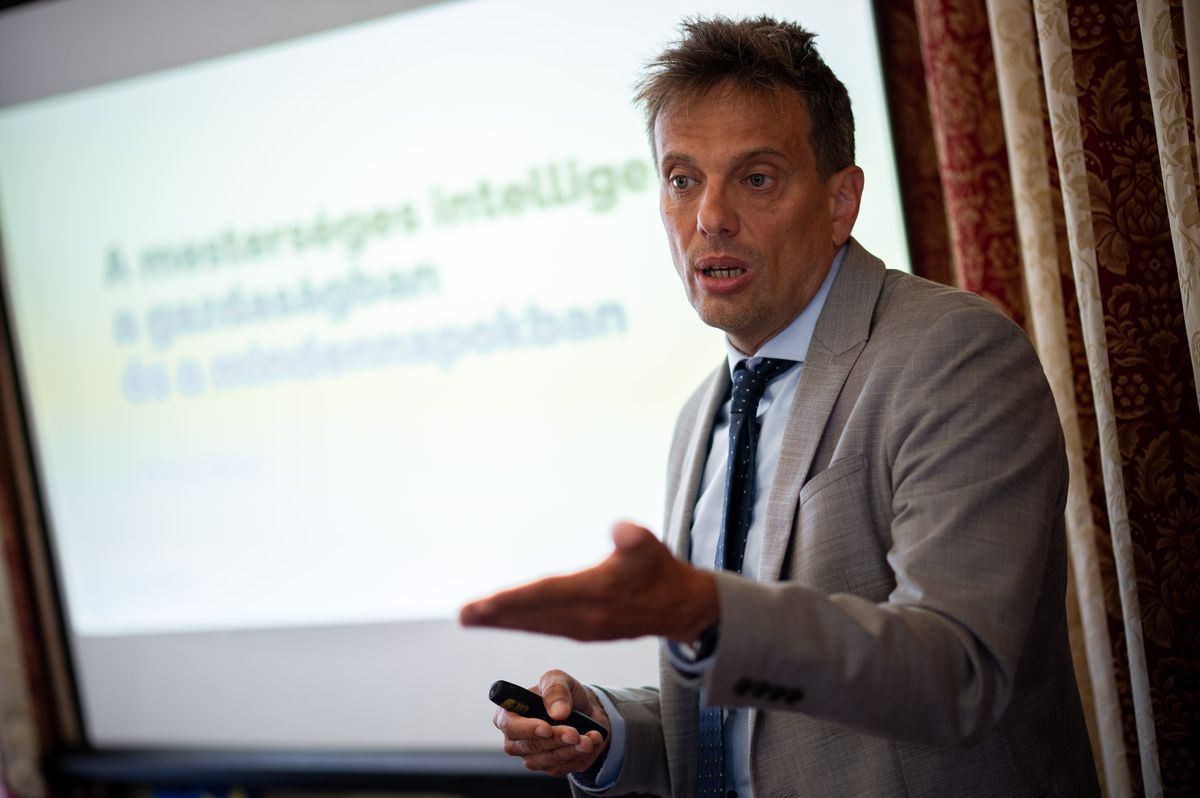 Mesterséges Intelligencia